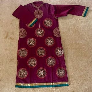 Pakistani/Indian dress!3 piece embroidered suit (never worn)